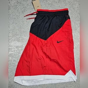 Nike Men's DNA Woven Red Shorts 4XL (NWT)